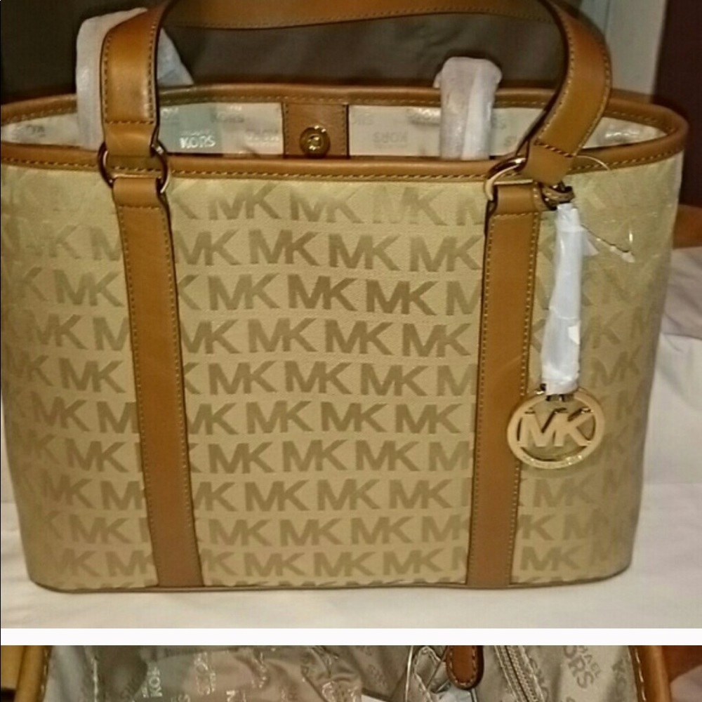 Looking for this Tote